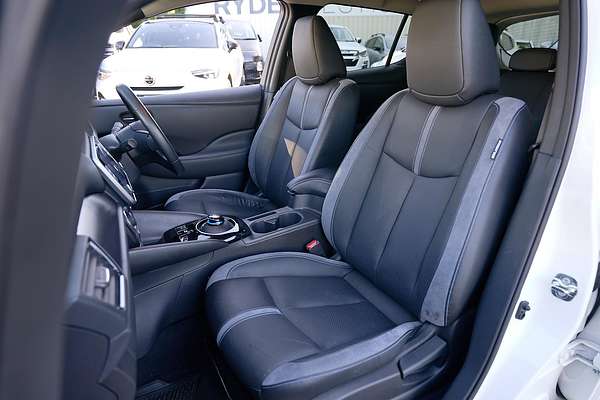 2022 Nissan LEAF ZE1