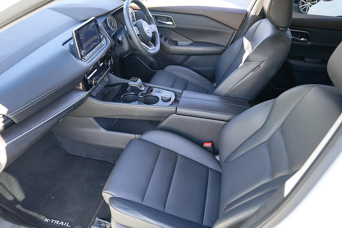 2024 Nissan X-TRAIL ST-L T33