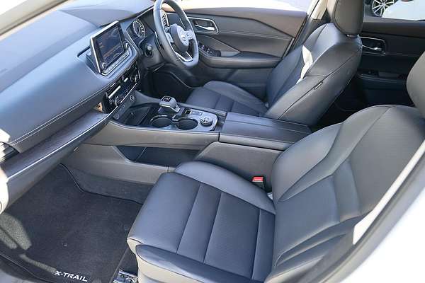 2024 Nissan X-TRAIL ST-L T33