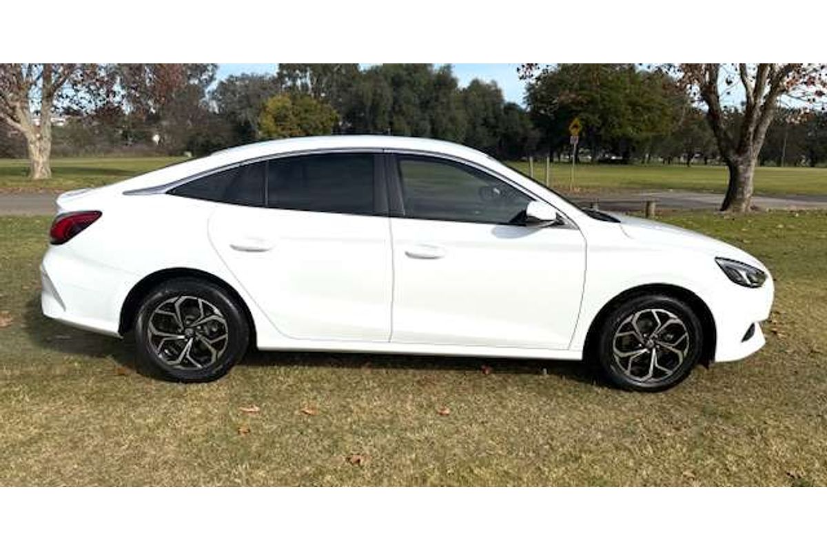 2024 MG MG5 VIBE MY23