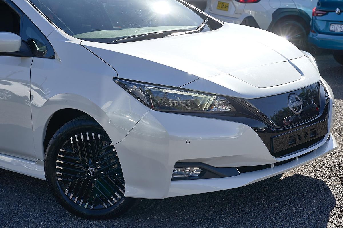 2023 Nissan LEAF ZE1