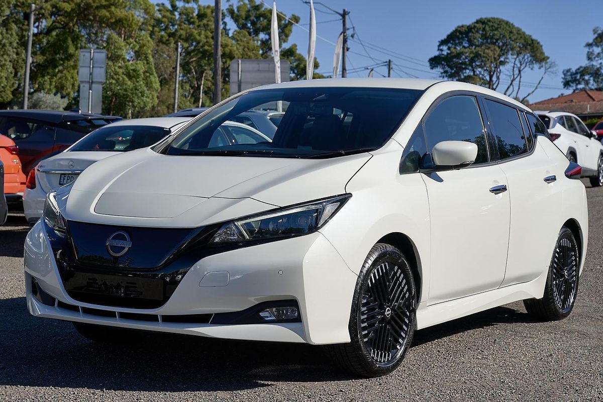 2023 Nissan LEAF ZE1