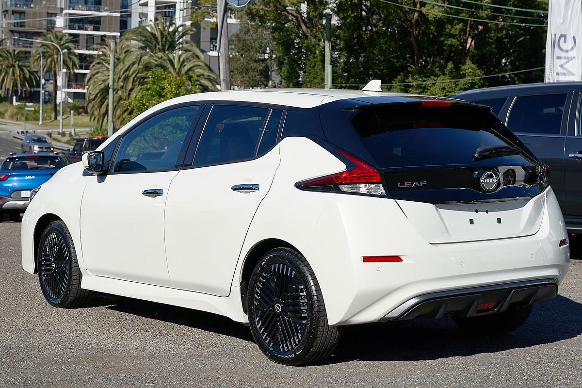 2023 Nissan LEAF ZE1