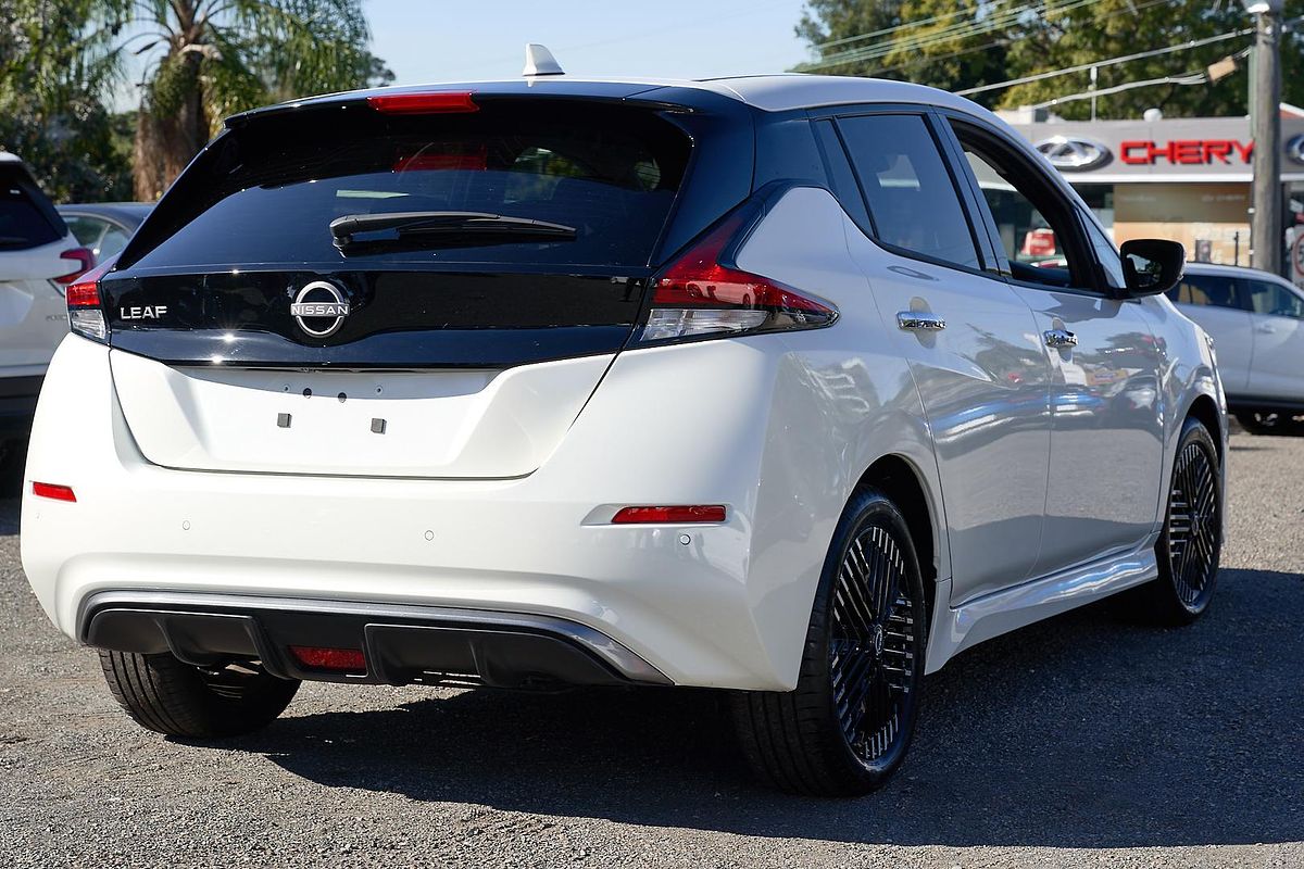 2023 Nissan LEAF ZE1