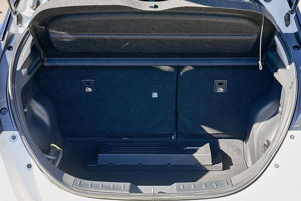 2023 Nissan LEAF ZE1