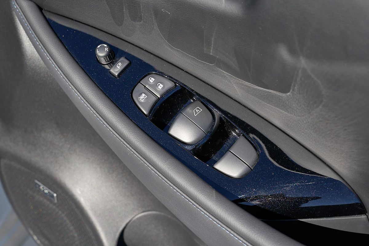 2023 Nissan LEAF ZE1