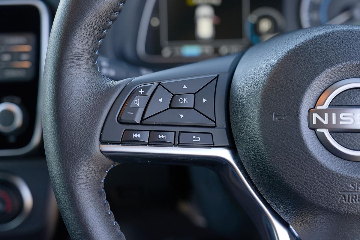 2023 Nissan LEAF ZE1