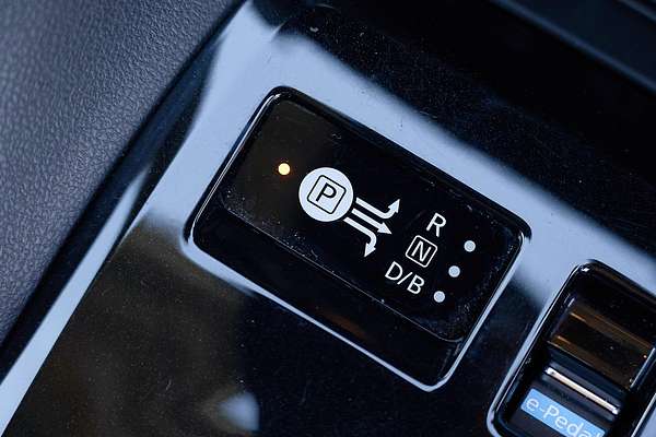 2023 Nissan LEAF ZE1