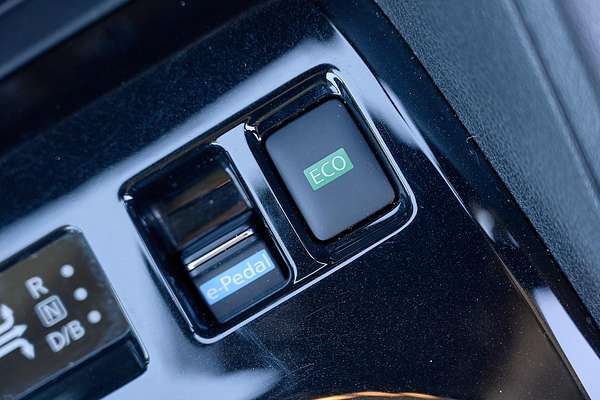 2023 Nissan LEAF ZE1