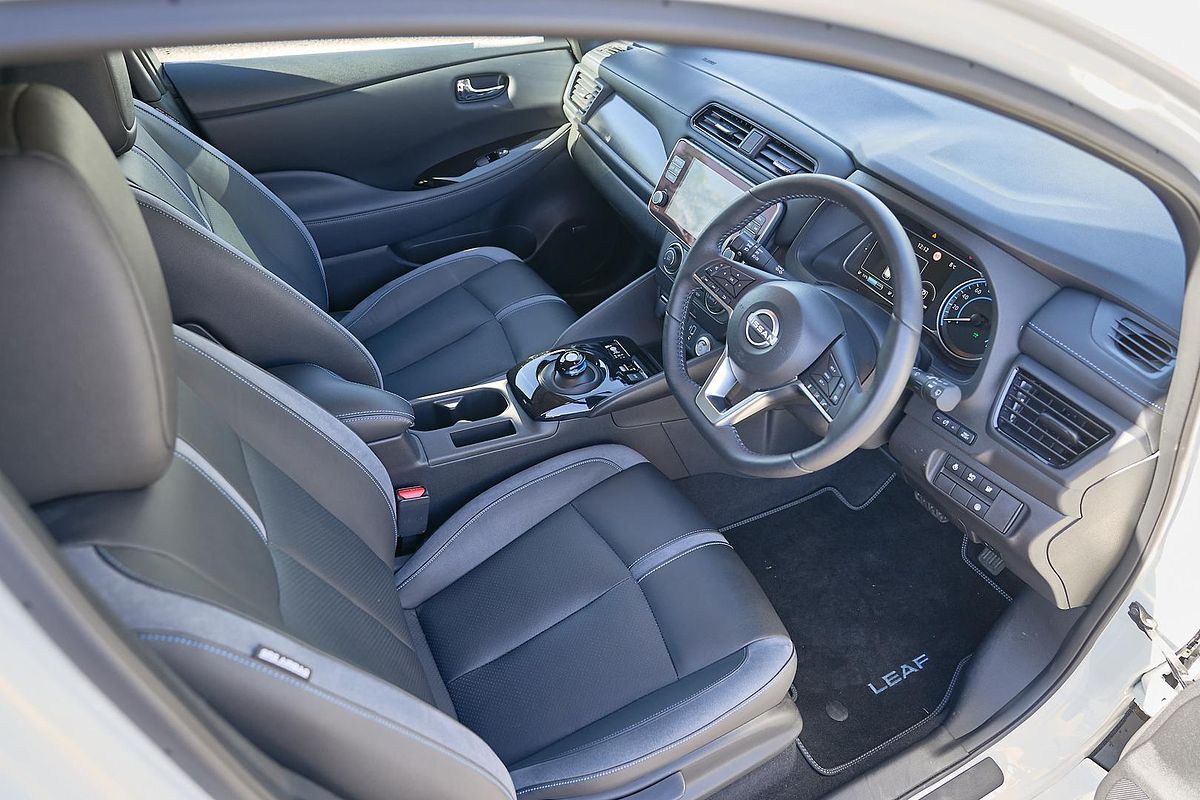2023 Nissan LEAF ZE1