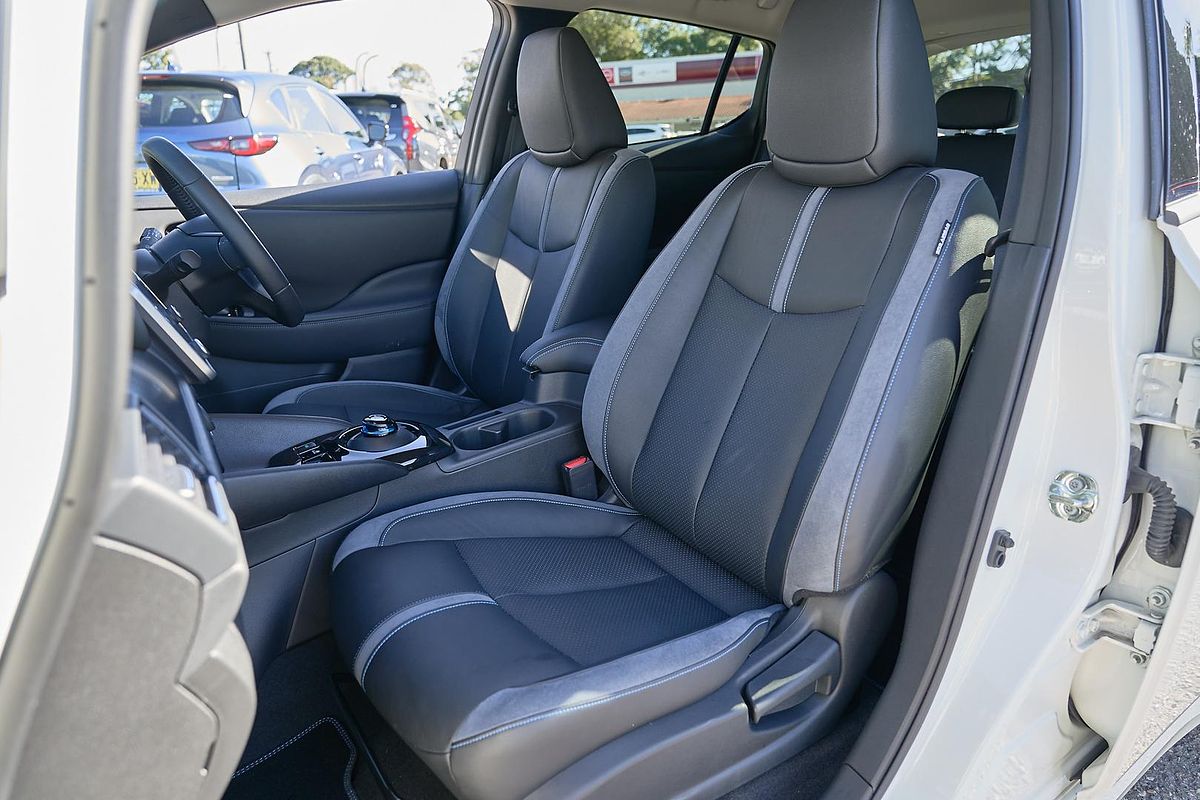 2023 Nissan LEAF ZE1