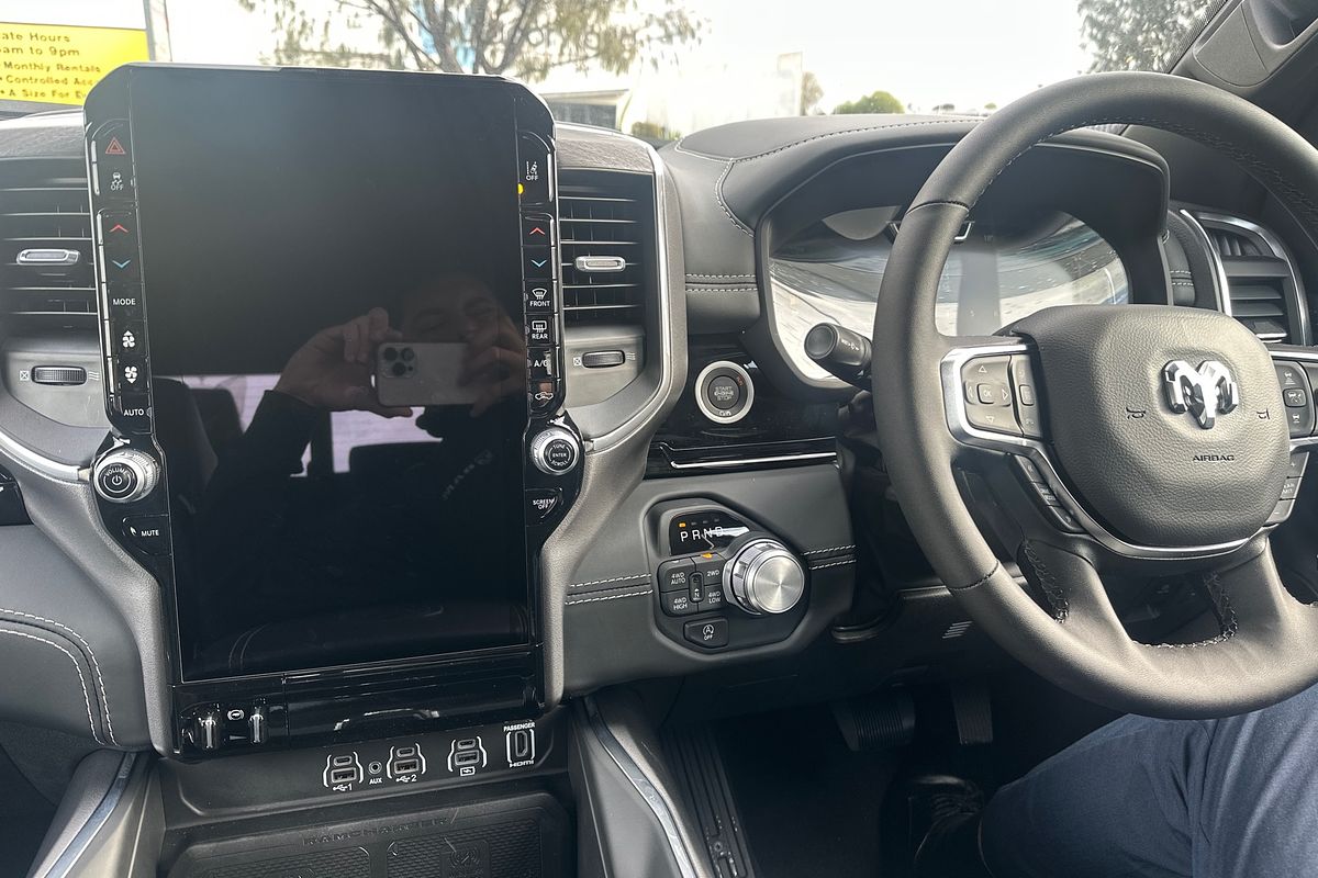 2025 RAM 1500 Laramie Sport Hurricane SO RamBox DT 4X4 SWB