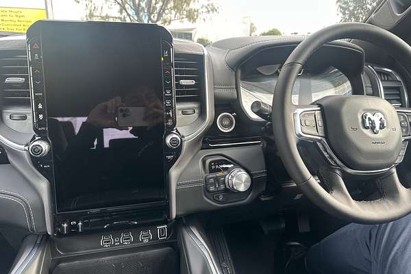 2025 RAM 1500 Laramie Sport Hurricane SO RamBox DT 4X4 SWB
