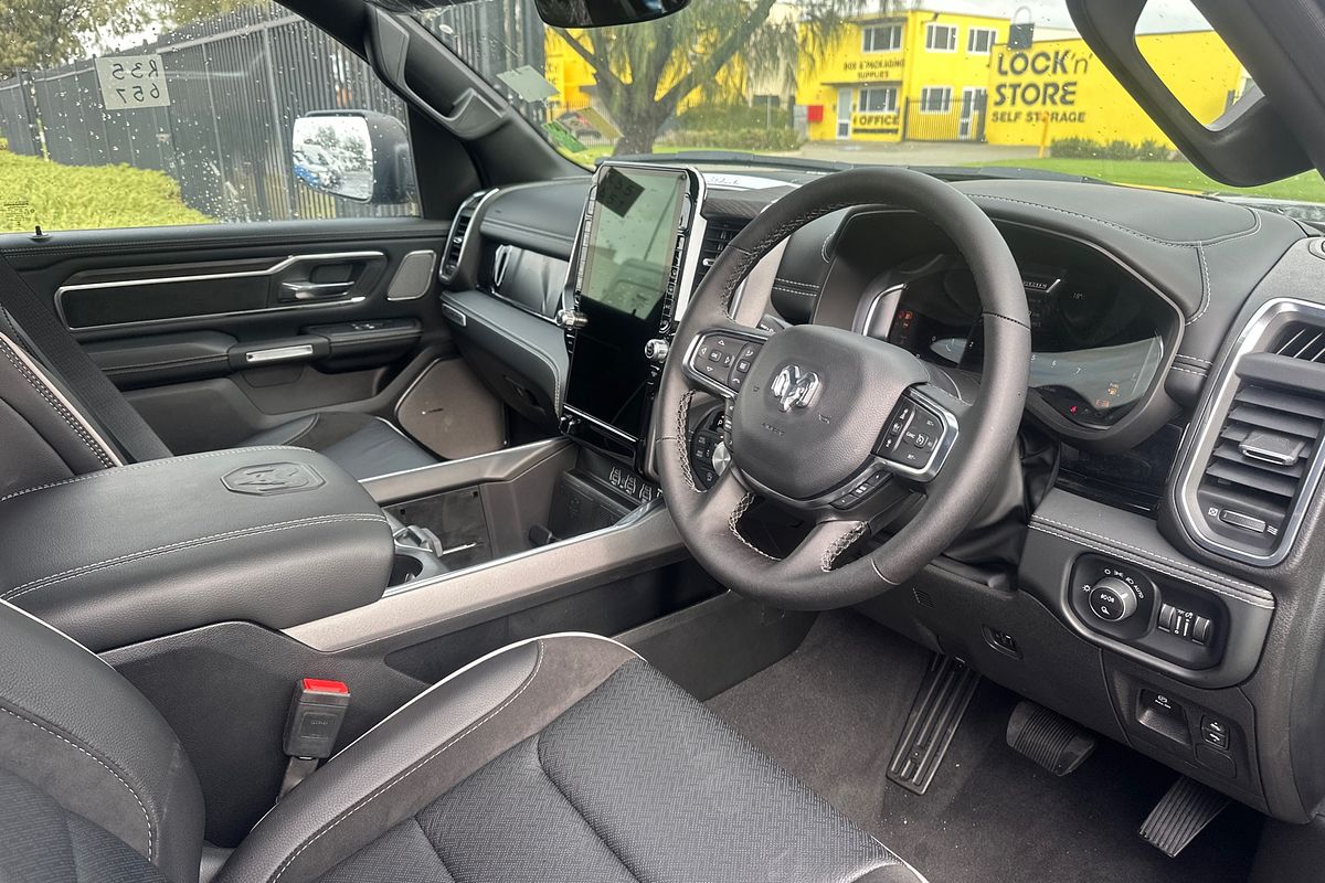 2025 RAM 1500 Laramie Sport Hurricane SO RamBox DT 4X4 SWB