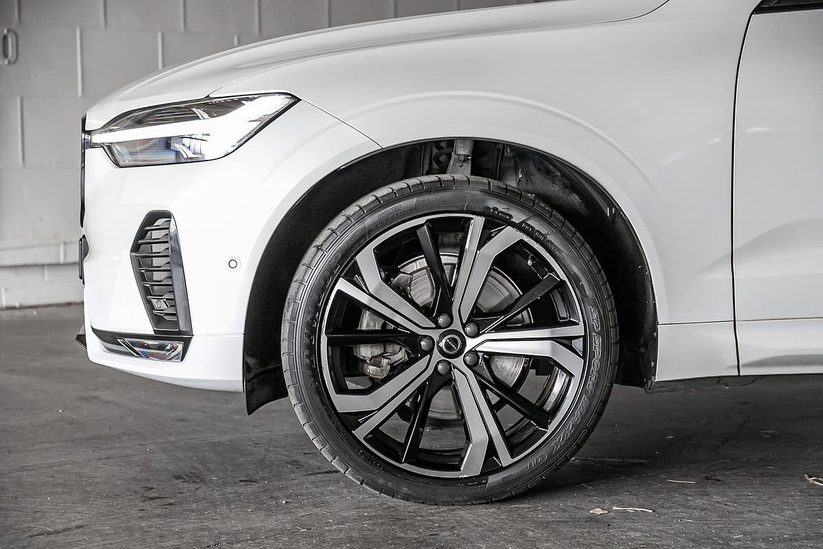 2021 Volvo XC60 B6 R-Design
