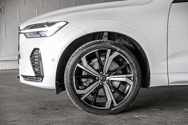 2021 Volvo XC60 B6 R-Design