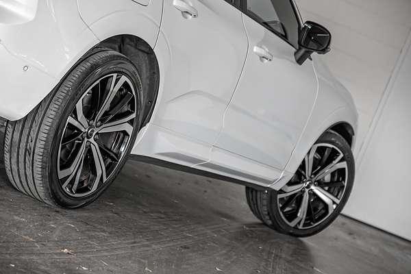 2021 Volvo XC60 B6 R-Design
