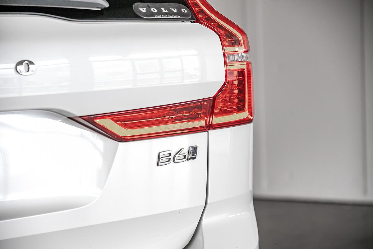 2021 Volvo XC60 B6 R-Design