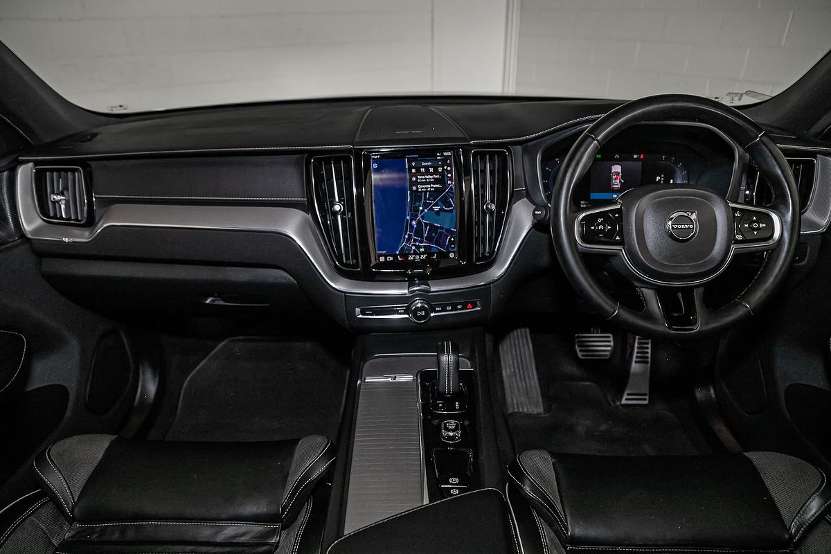 2021 Volvo XC60 B6 R-Design
