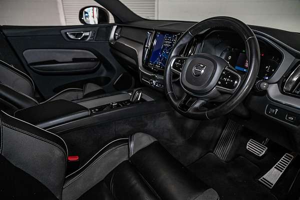 2021 Volvo XC60 B6 R-Design