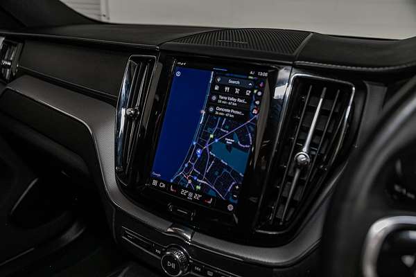 2021 Volvo XC60 B6 R-Design