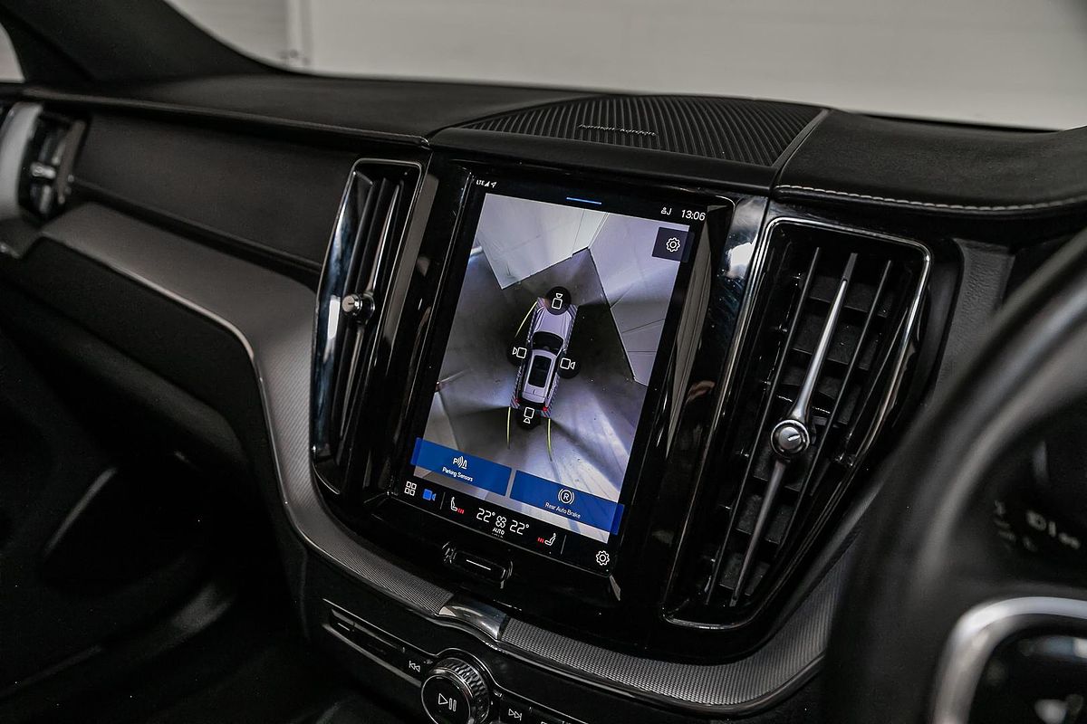 2021 Volvo XC60 B6 R-Design