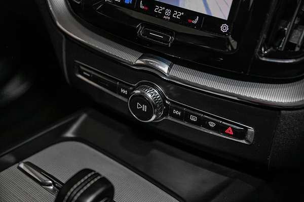 2021 Volvo XC60 B6 R-Design