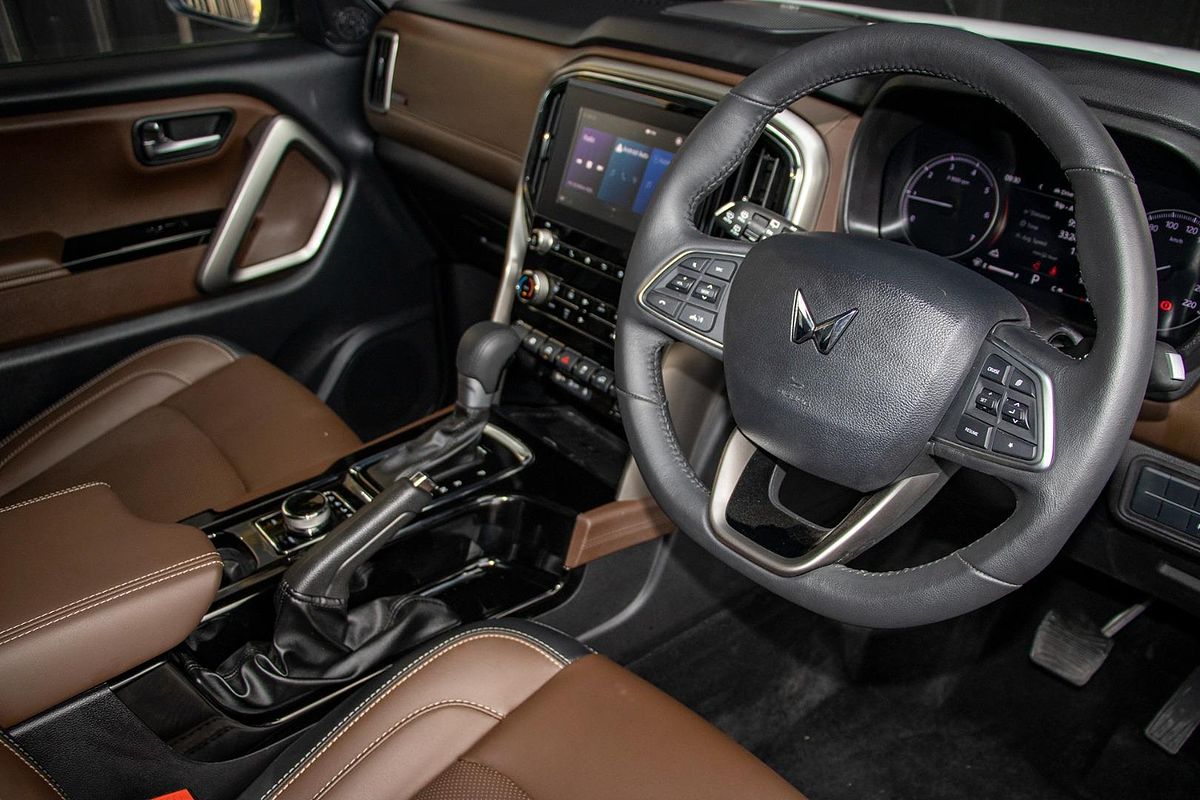 2024 Mahindra Scorpio Z8L