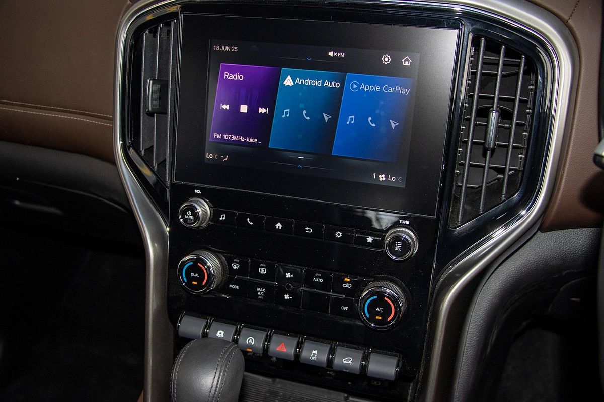2024 Mahindra Scorpio Z8L