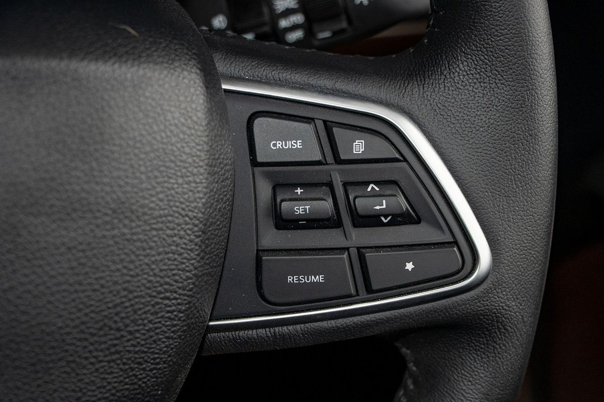 2024 Mahindra Scorpio Z8L
