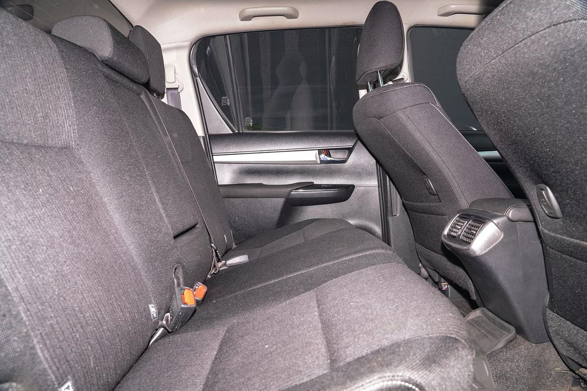 2018 Toyota Hilux SR5 GUN126R 4X4