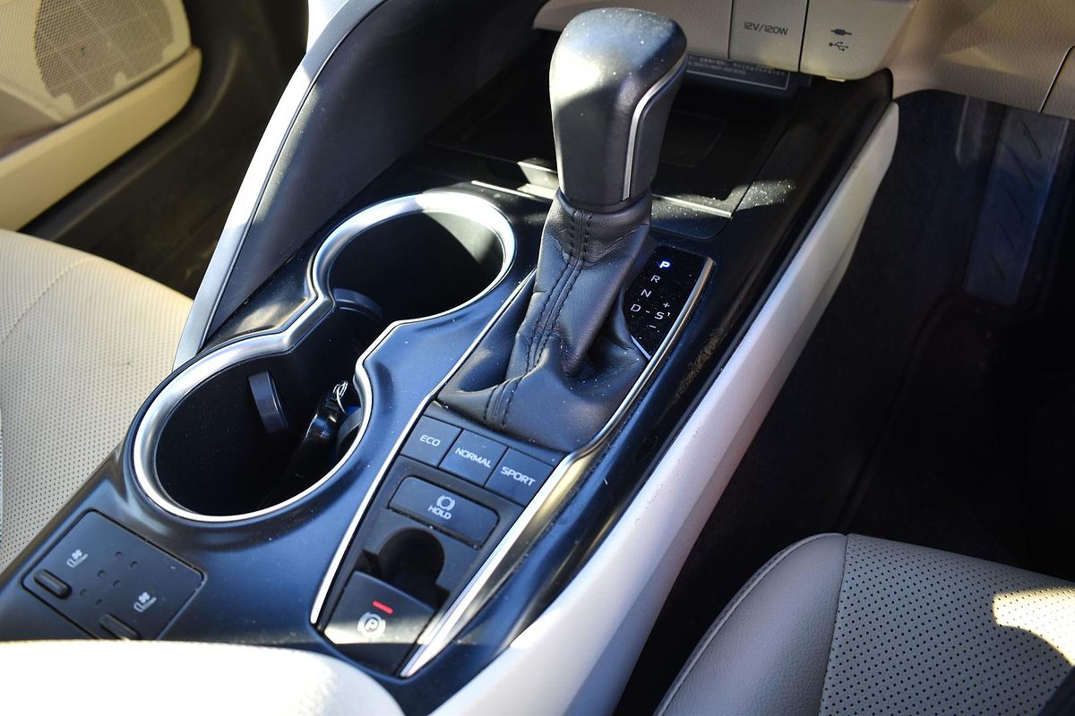 2018 Toyota Camry SX GSV70R