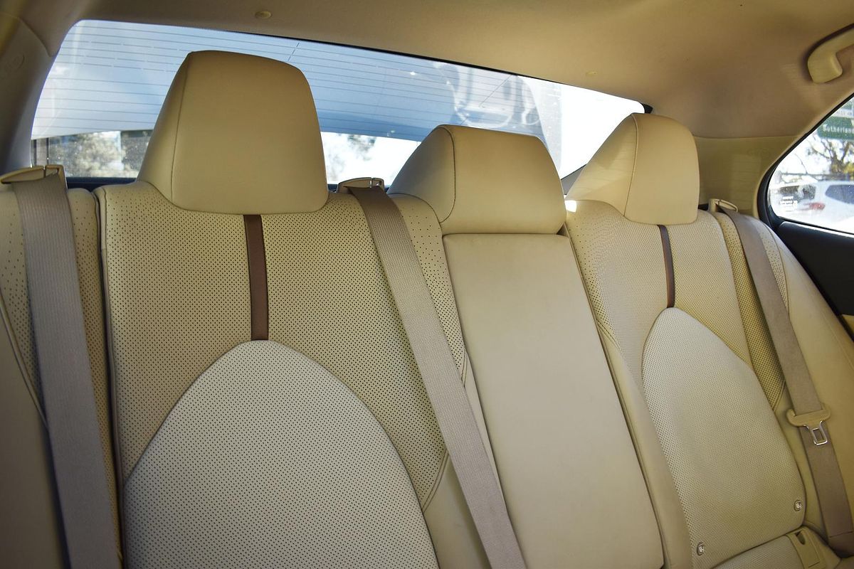 2018 Toyota Camry SX GSV70R