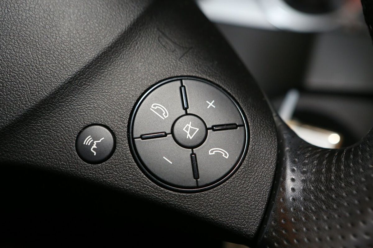 2010 Mercedes-Benz E-Class E250 CGI Elegance C207