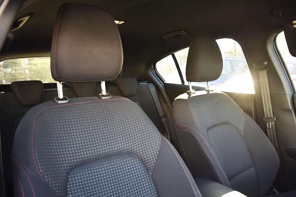 2020 Ford Focus ST-Line SA