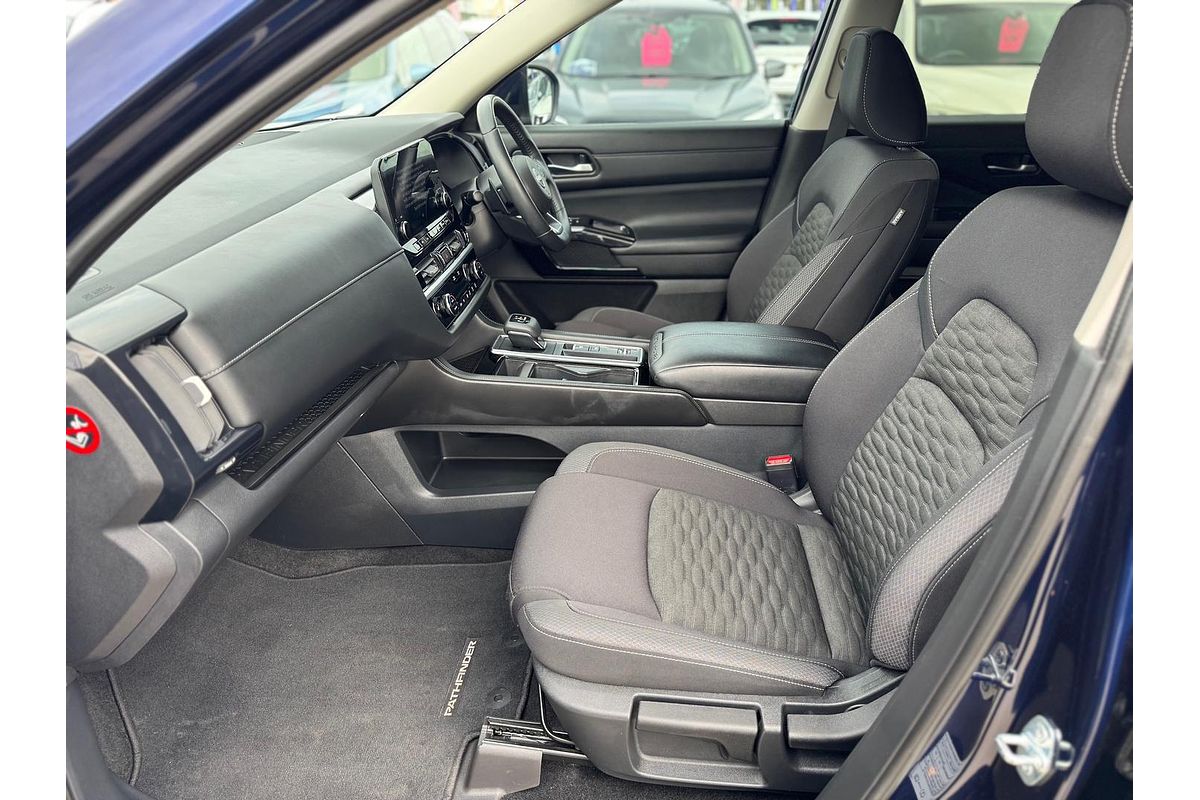 2022 Nissan Pathfinder ST-L R53