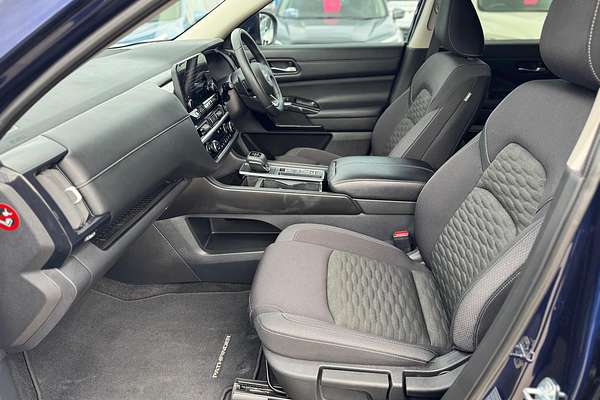 2022 Nissan Pathfinder ST-L R53