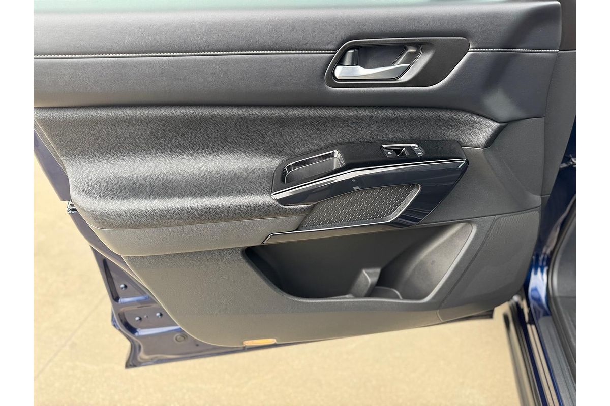 2022 Nissan Pathfinder ST-L R53