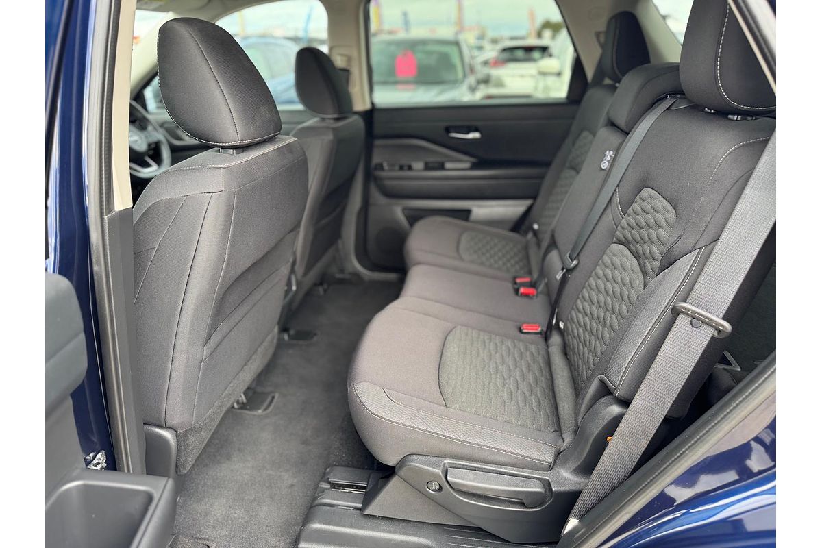 2022 Nissan Pathfinder ST-L R53