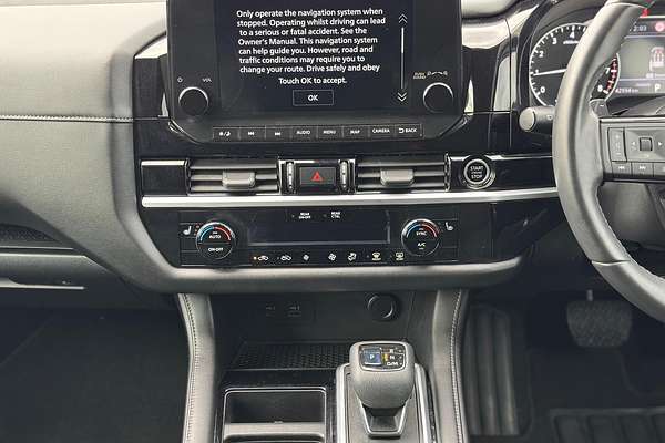 2022 Nissan Pathfinder ST-L R53