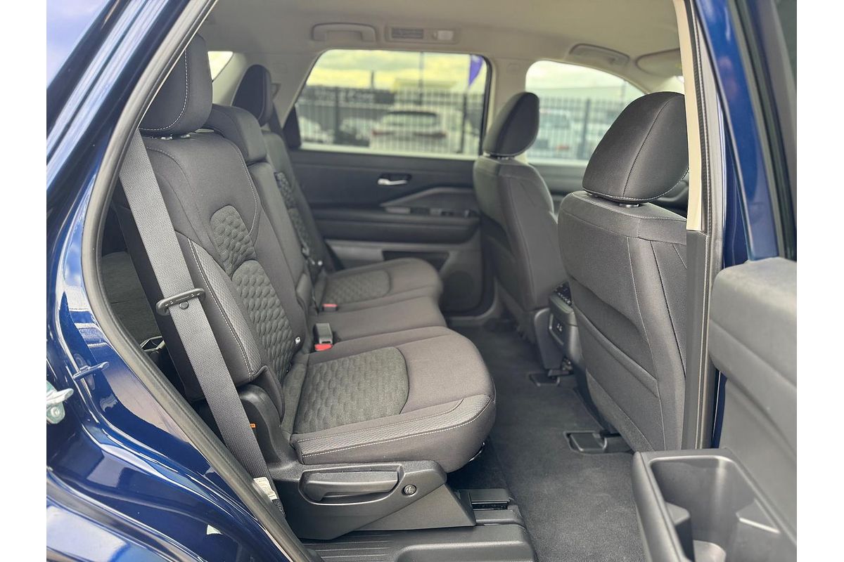 2022 Nissan Pathfinder ST-L R53