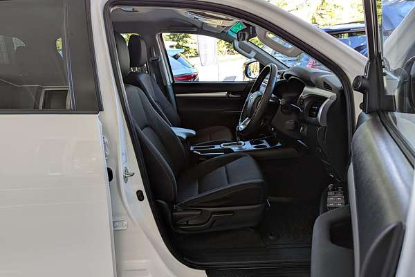 2022 Toyota Hilux SR5 GUN126R 4X4