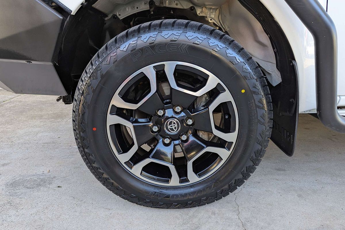 2022 Toyota Hilux SR5 GUN126R 4X4