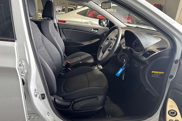 2017 Hyundai Accent Active RB4