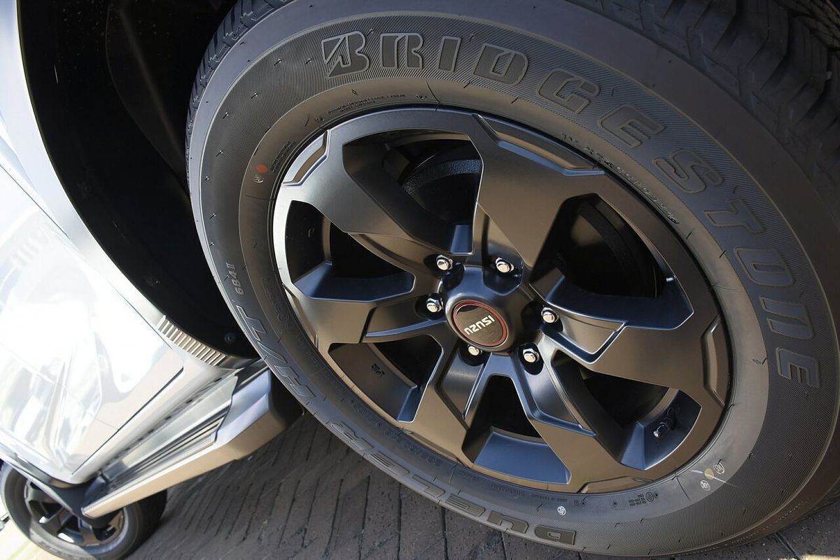 2025 Isuzu D-MAX X-TERRAIN 4X4