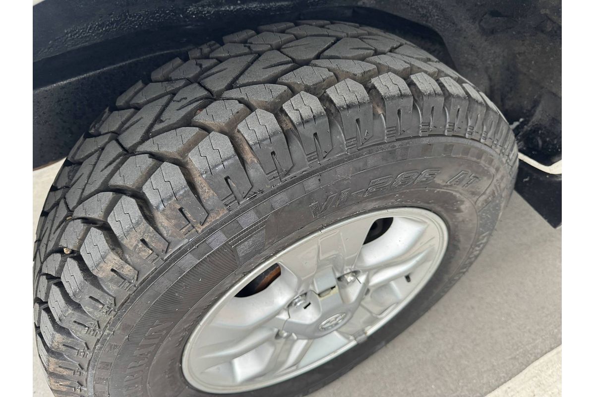 2006 Toyota Landcruiser GXL HDJ100R
