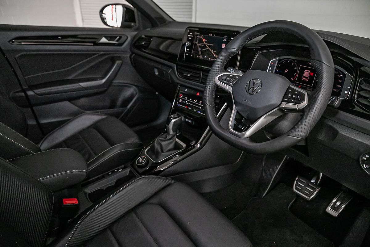 2025 Volkswagen T-Roc 140TSI R-Line D11