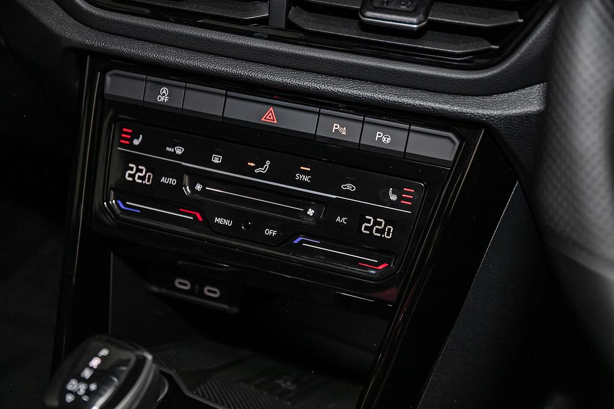 2025 Volkswagen T-Roc 140TSI R-Line D11