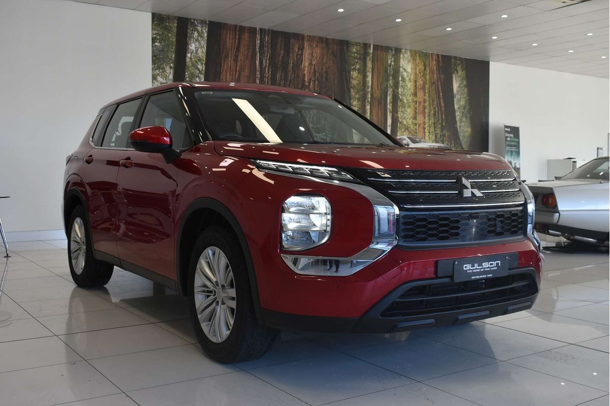 2023 Mitsubishi Outlander ES ZM