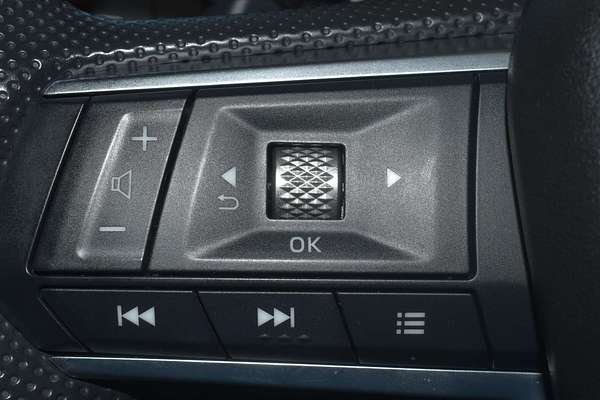 2023 Mitsubishi Outlander ES ZM